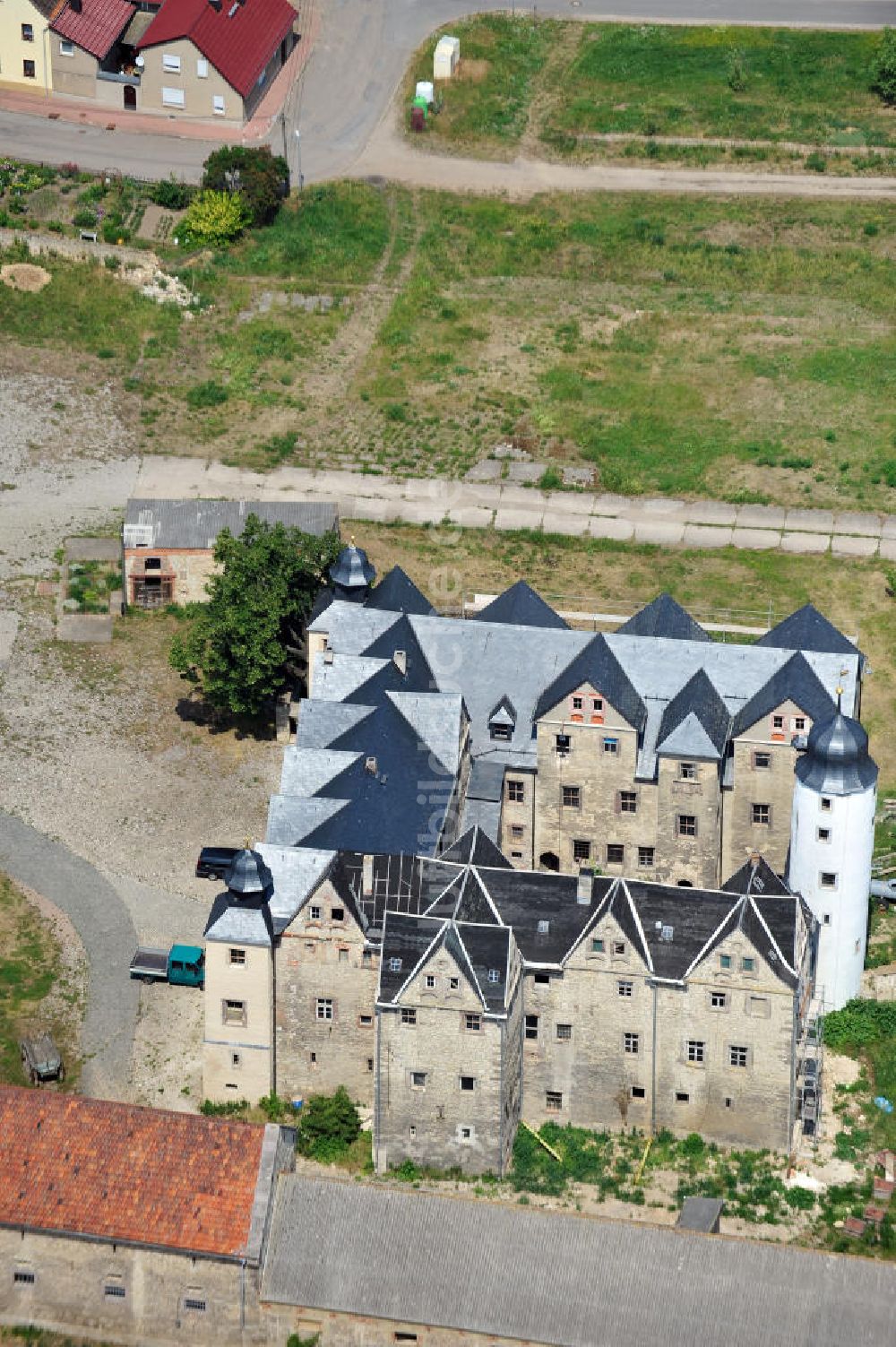 Kannawurf aus der Vogelperspektive: Schloss Kannawurf - Künstlerhaus Thüringen