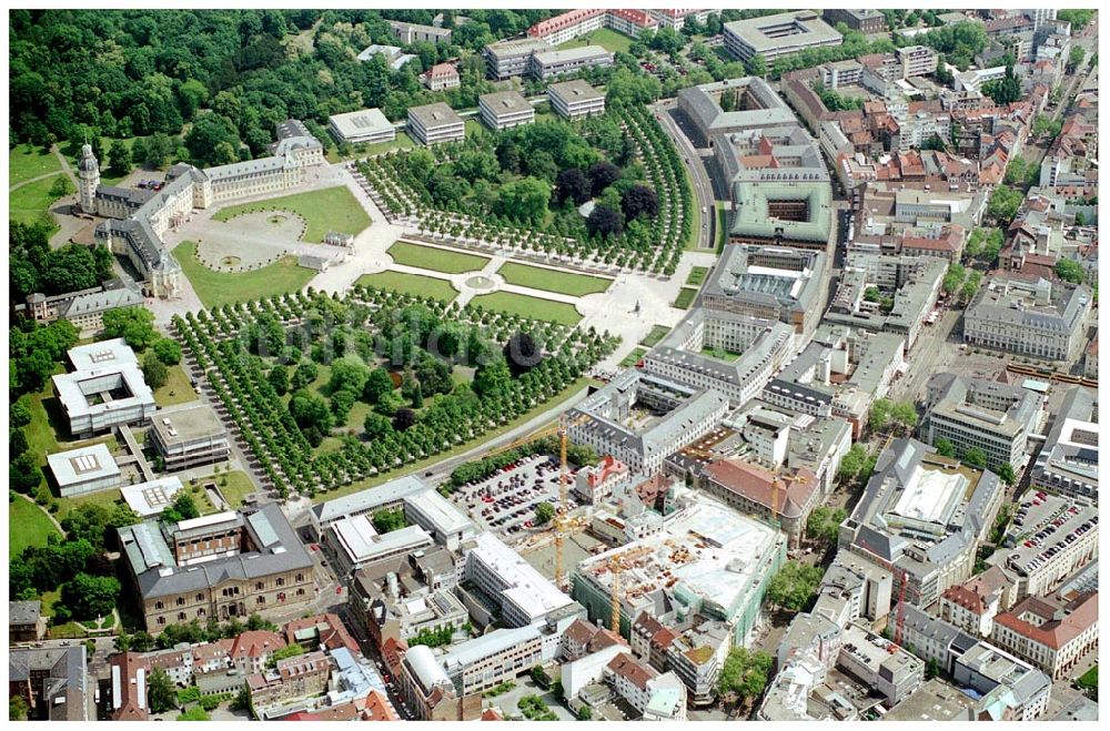 Karlsruhe aus der Vogelperspektive: Schloß Karlsruhe