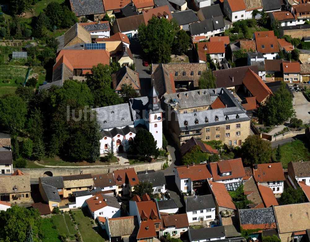 Partenheim von oben - Schloss und Kirche in Partenheim im Bundesland Rheinland-Pfalz