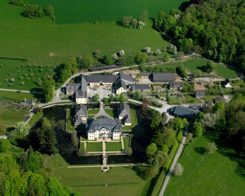 Luftaufnahme Soest - Schloss Körtlinghausen im Sauerland an der Glenne im Bundesland Nordrhein-Westfalen