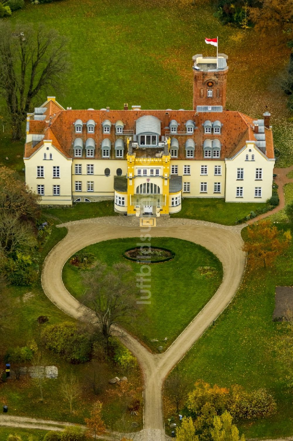 Luftaufnahme Lelkendorf - Schloss Lelkendorf in Lelkendorf im Bundesland Mecklenburg-Vorpommern