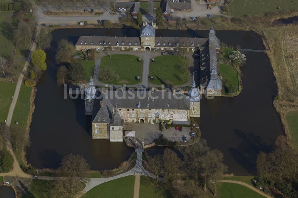 Dorsten aus der Vogelperspektive: Schloss Lembeck bei Dorsten in Nordrhein-Westfalen