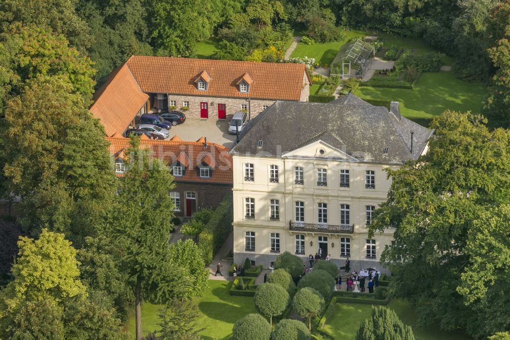 Luftbild Rheurdt - Schloss Leyenburg in der Vluyner Straße in Rheurdt am Niederrhein in Nordrhein-Westfalen