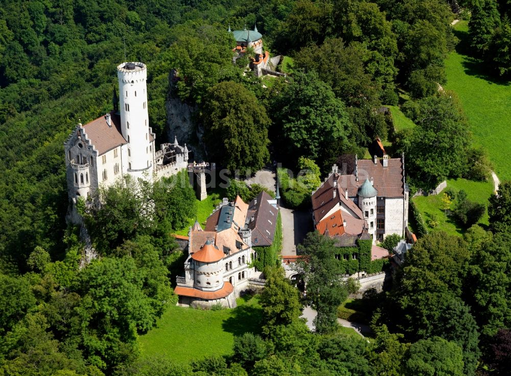 Luftaufnahme Lichtenstein - Schloss Lichtenstein in der Gemeinde Lichtenstein im Bundesland Baden-Württemberg