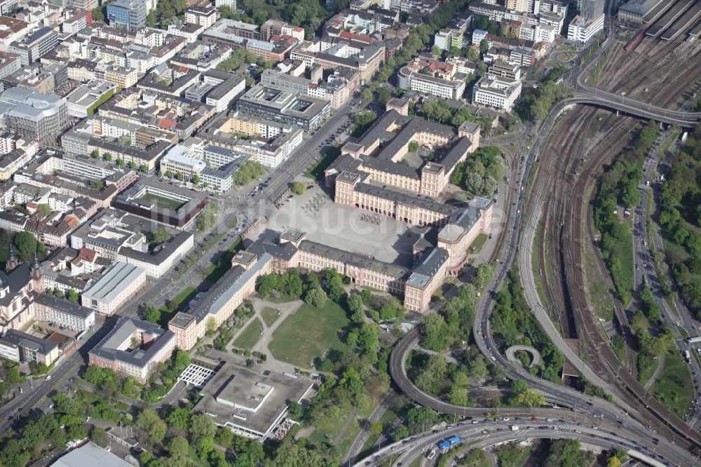 Luftaufnahme Mannheim - Schloss Mannheim im Bundesland Baden-Württemberg