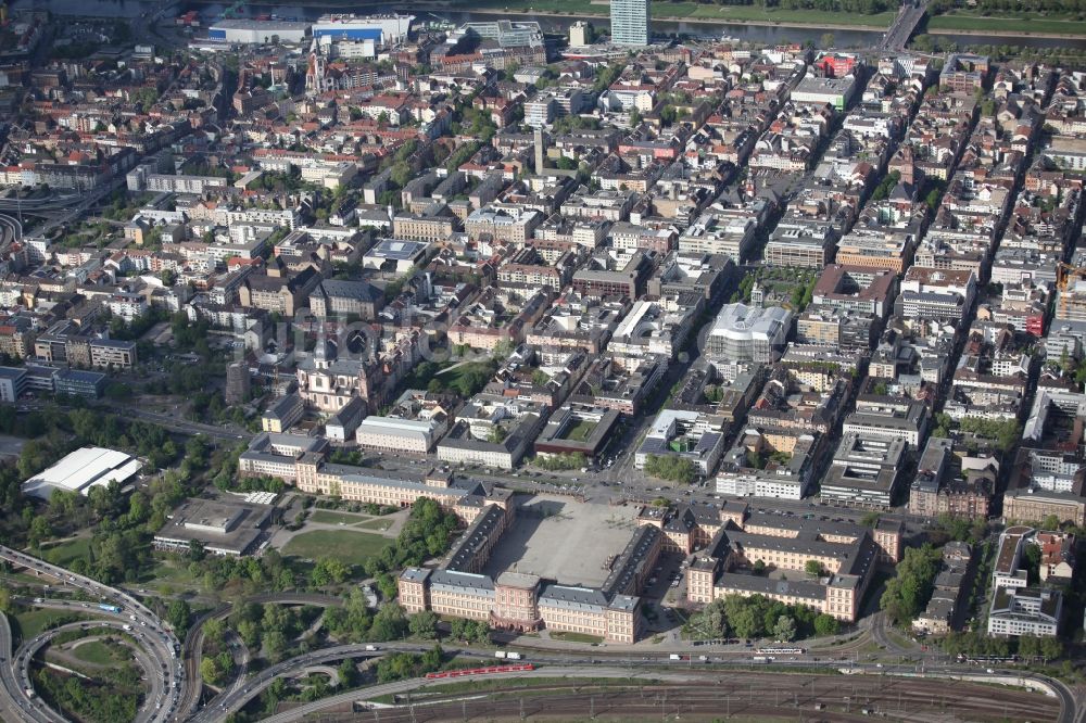 Luftbild Mannheim - Schloss Mannheim im Bundesland Baden-Württemberg