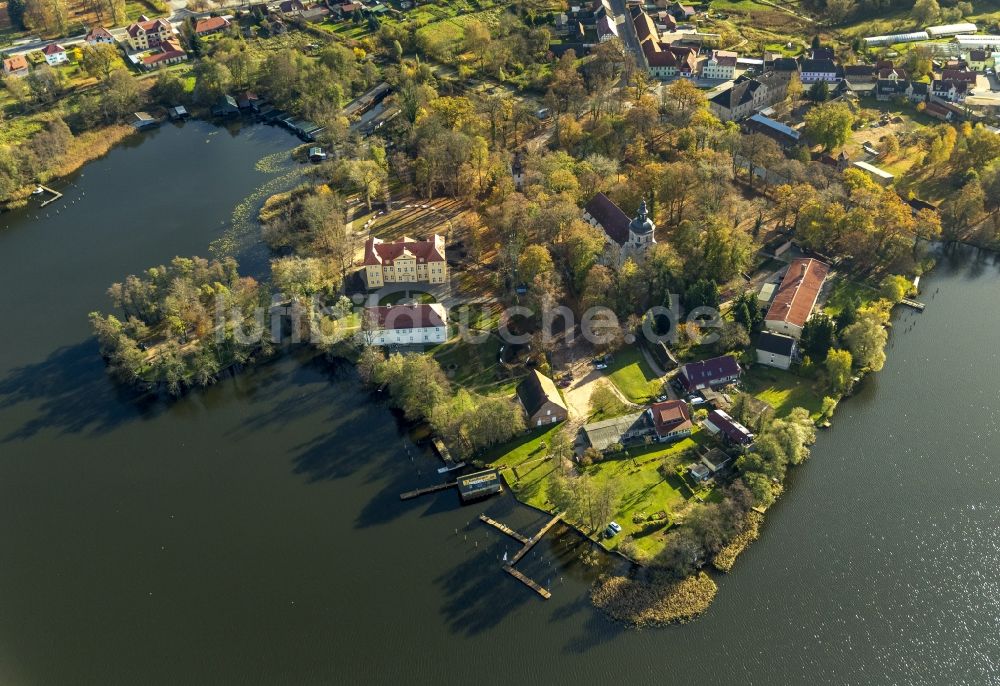 Mirow aus der Vogelperspektive: Schloss Mirow mit Johanniterkirche auf der Schlossinsel Mirow im Bundesland Mecklenburg-Vorpommern