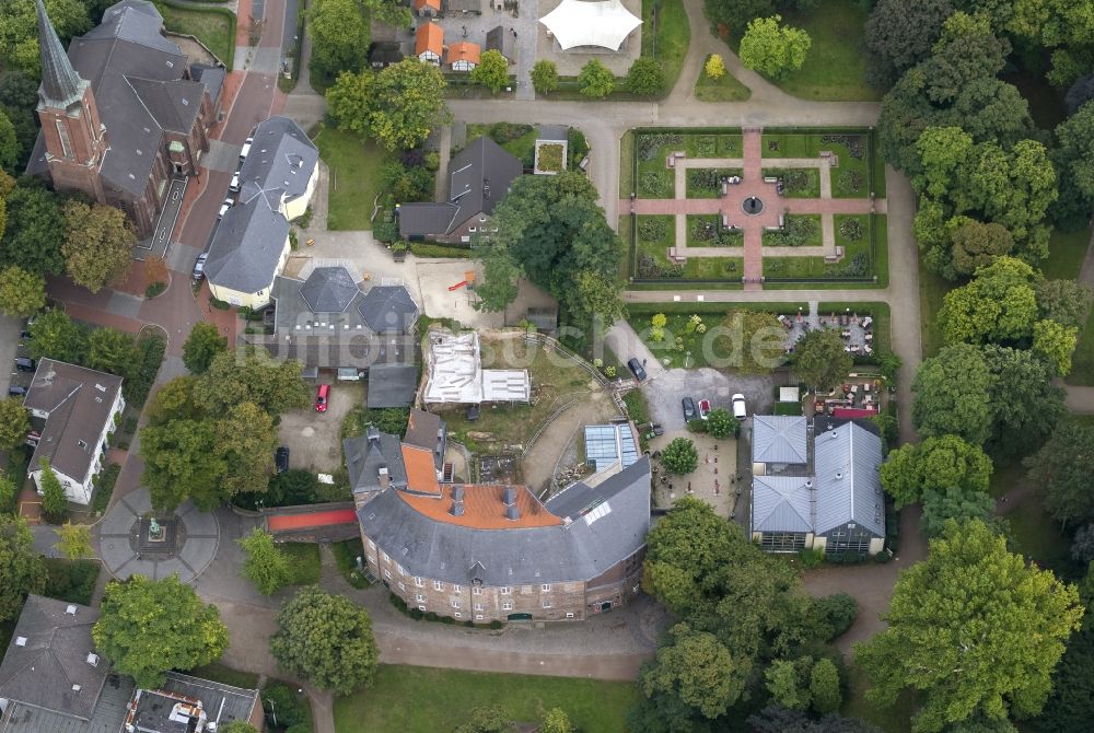 Moers aus der Vogelperspektive: Schloss Moers in Nordrhein-Westfalen