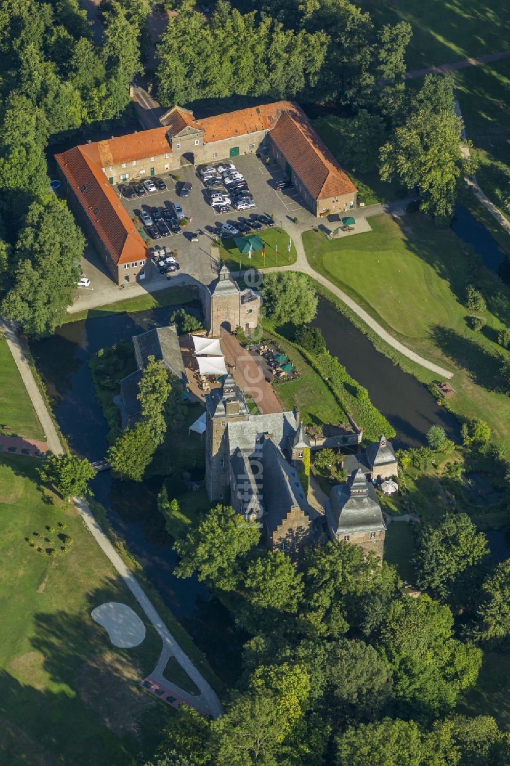 Luftaufnahme Korschenbroich - Schloss Myllendonk in Korschenbroich in Nordrhein-Westfalen