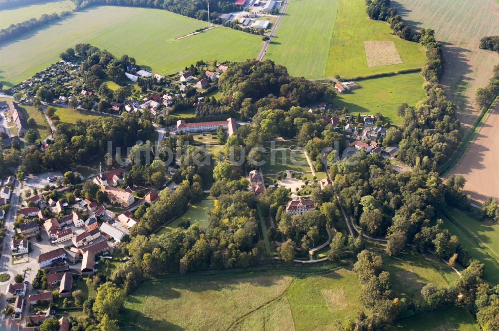 Neschwitz aus der Vogelperspektive: Schloß Neschwitz in Neschwitz im Bundesland Sachsen, Deutschland