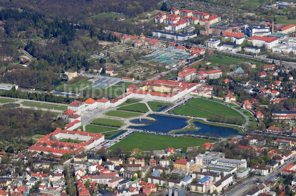 München von oben - Schloß Nymphenburg in München im Bundesland Bayern