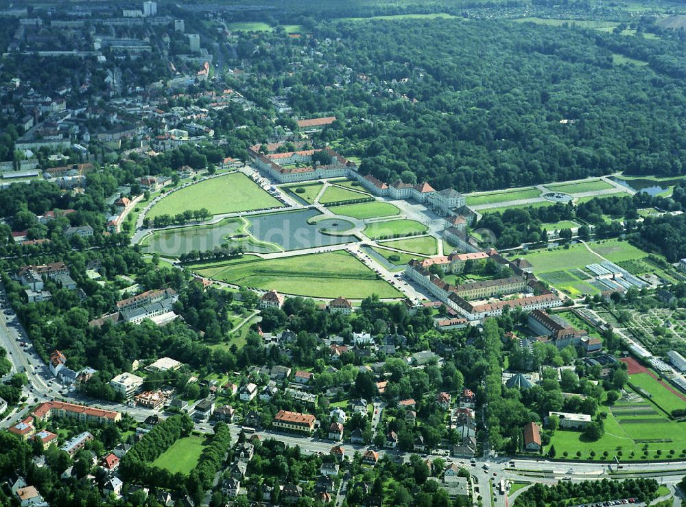 Luftaufnahme München - Schloß Nymphenburg in München - Nymphenburg Palace in Munich