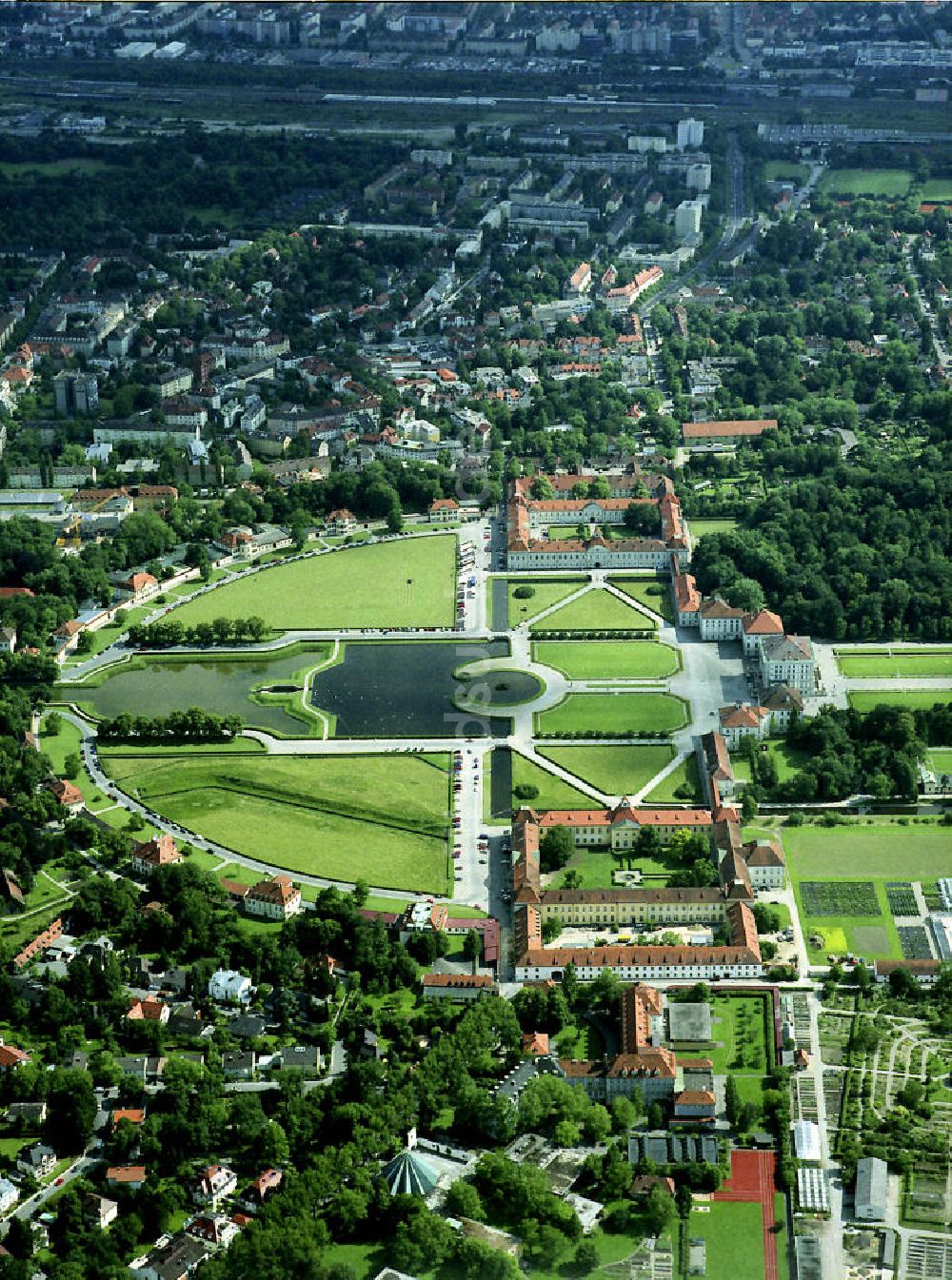 München von oben - Schloß Nymphenburg in München - Nymphenburg Palace in Munich