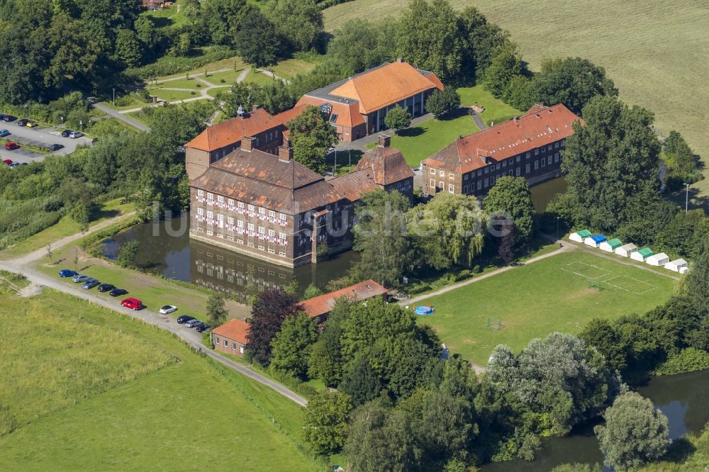 Hamm von oben - Schloss Oberwerries im Stadtbezirk Heessen in Hamm im Bundesland Nordrhein-Westfalen NRW