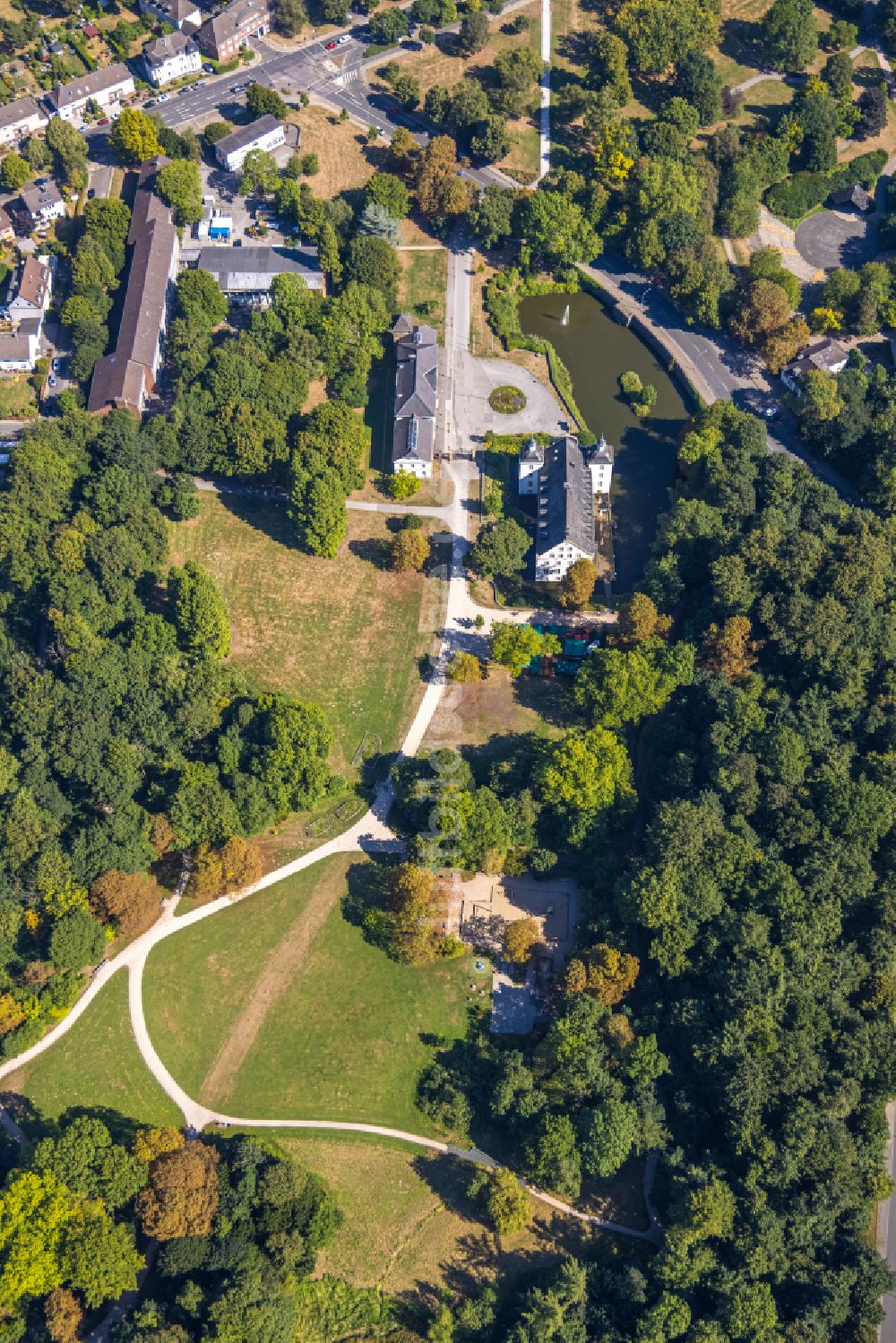 Luftbild Essen - Schloß im Ortsteil Borbeck in Essen im Bundesland Nordrhein-Westfalen, Deutschland