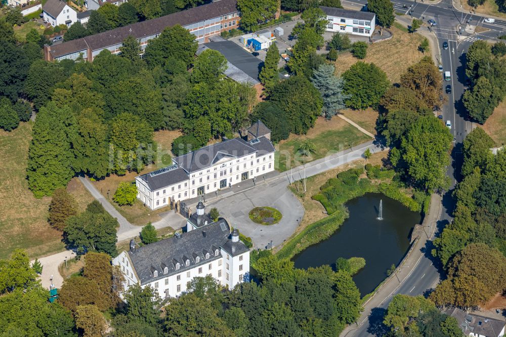 Essen von oben - Schloß im Ortsteil Borbeck in Essen im Bundesland Nordrhein-Westfalen, Deutschland