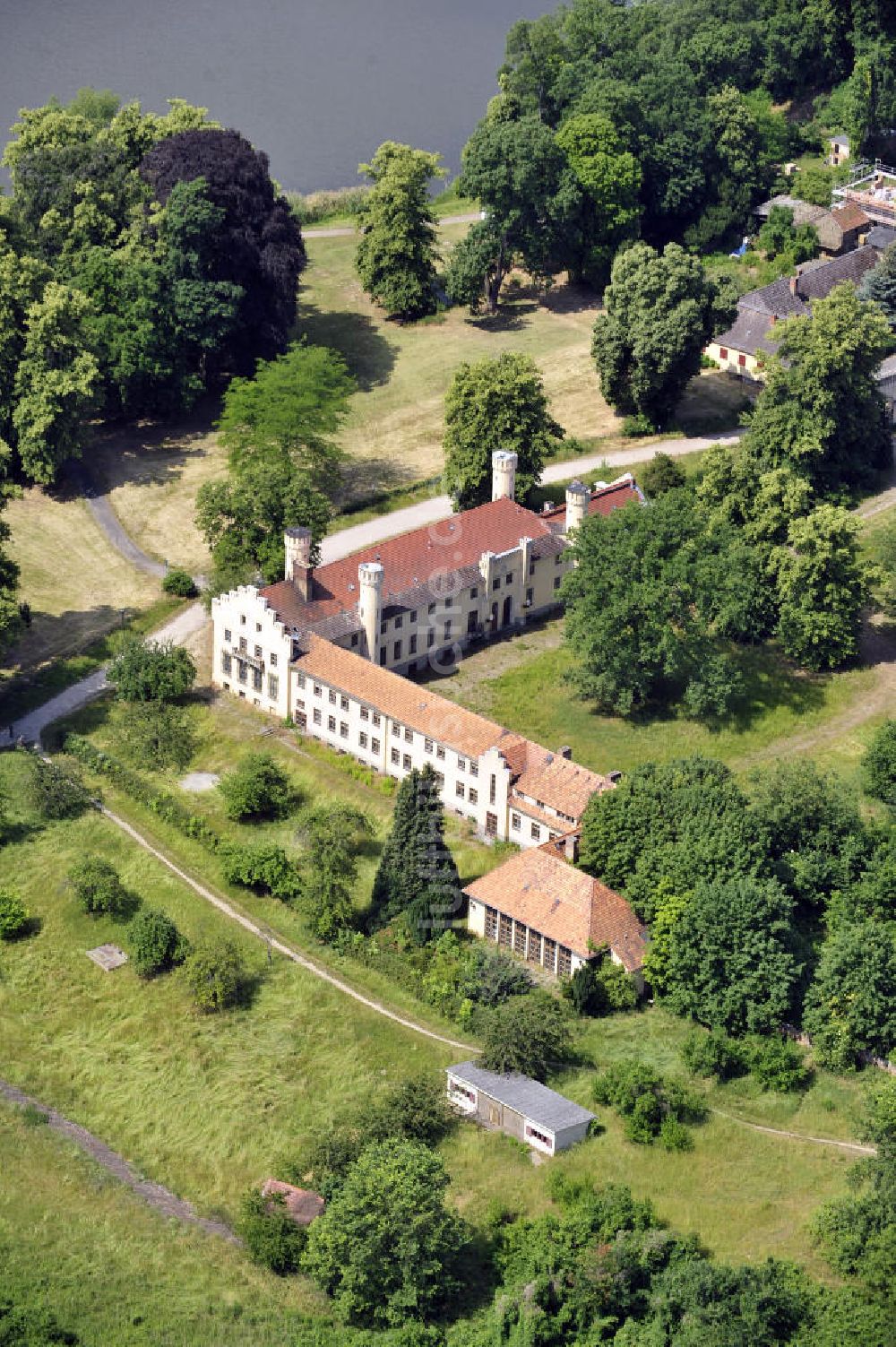 Luftbild Werder - Schloss Petzow in Werder, Brandenburg
