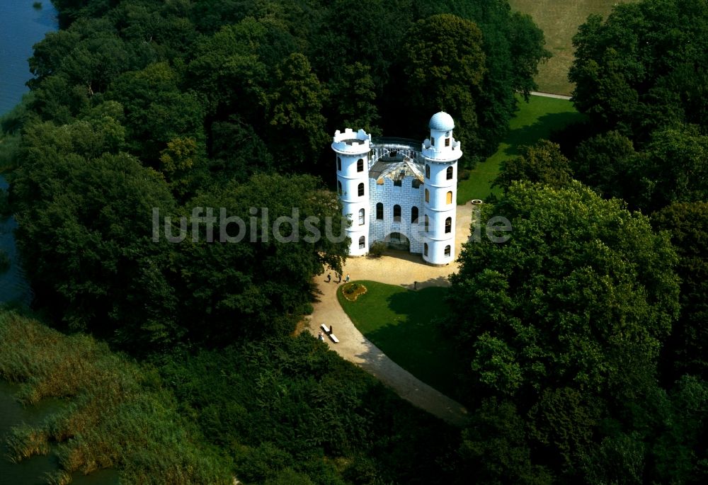 Berlin von oben - Schloss Pfaueninsel auf der Pfaueninsel in der Havel bei Berlin