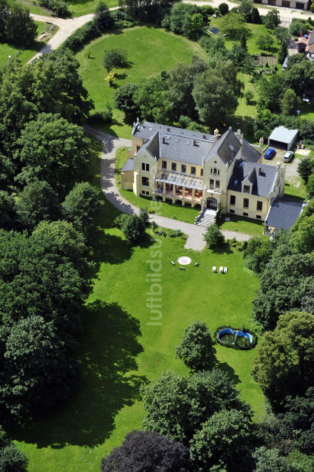 Luftbild Poggelow - Schloß Poggelow in Poggelow, Mecklenburg-Vorpommern