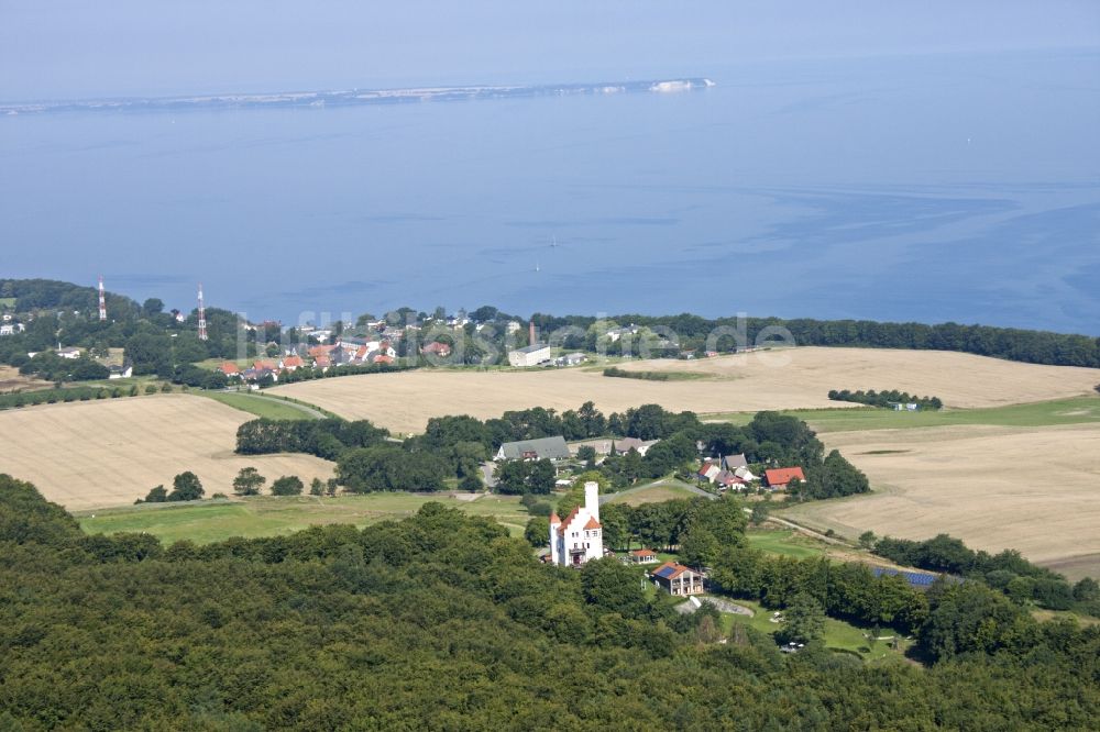 Lohme von oben - Schloß Ranzow am Küstenbereich der Insel Rügen in Lohme im Bundesland Mecklenburg-Vorpommern