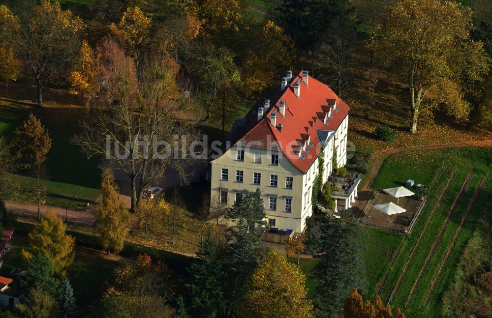 Schönbeck Rattey von oben - Schloss Rattey in Schönbeck im Bundesland Mecklenburg-Vorpommern