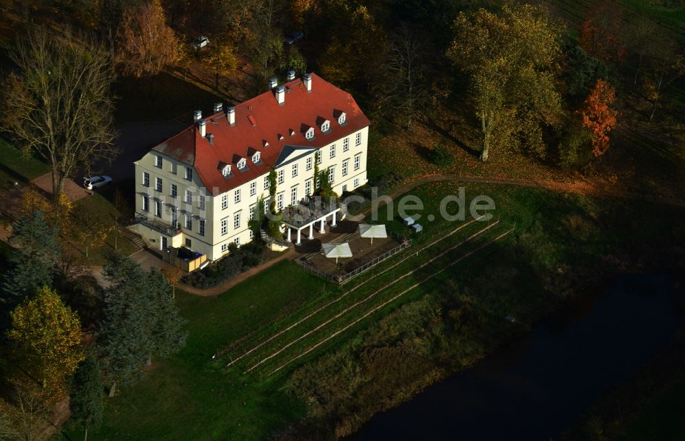 Luftbild Schönbeck Rattey - Schloss Rattey in Schönbeck im Bundesland Mecklenburg-Vorpommern