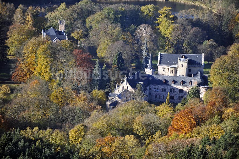 Friedrichroda aus der Vogelperspektive: Schloss Reinhardsbrunn in Friedrichroda im Thüringer Wald