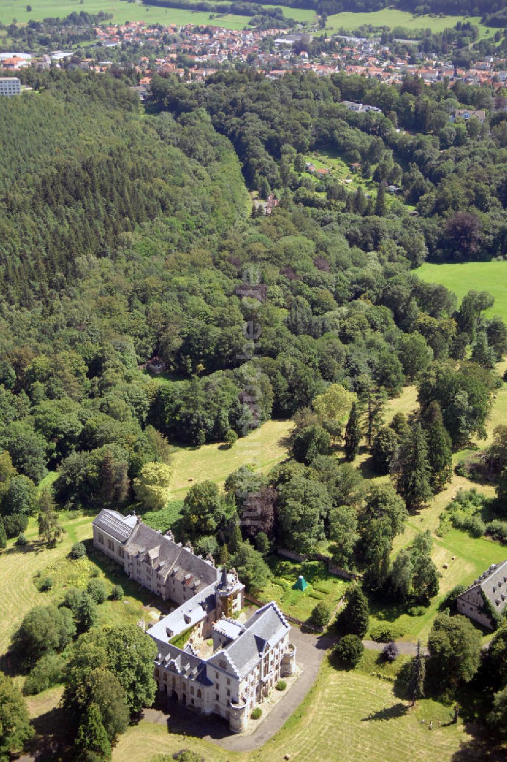 Luftbild Friedrichroda - Schloss Reinhardsbrunn / Reinhardtsbrunn bei Friedrichroda