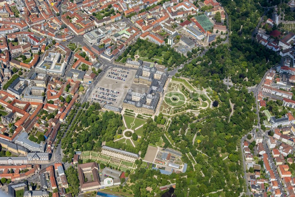 Luftaufnahme Würzburg - Schloss Residenz Würzburg in Würzburg im Bundesland Bayern, Deutschland