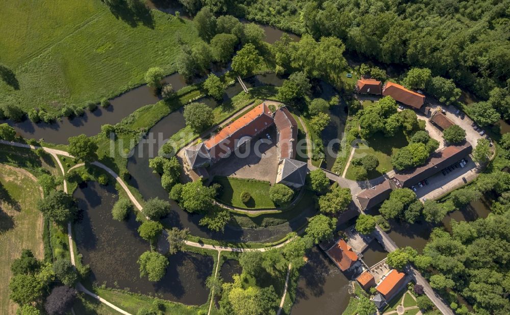 Rheda-Wiedenbrück aus der Vogelperspektive: Schloss Rheda in Rheda-Wiedenbrück im Bundesland Nordrhein-Westfalen