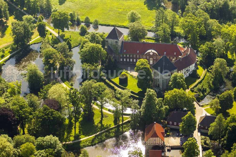 Rheda-Wiedenbrück von oben - Schloss Rheda in Rheda-Wiedenbrück im Bundesland Nordrhein-Westfalen