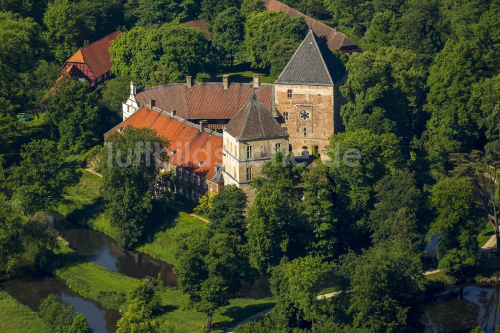 Luftaufnahme Rheda-Wiedenbrück - Schloss Rheda in Rheda-Wiedenbrück im Bundesland Nordrhein-Westfalen