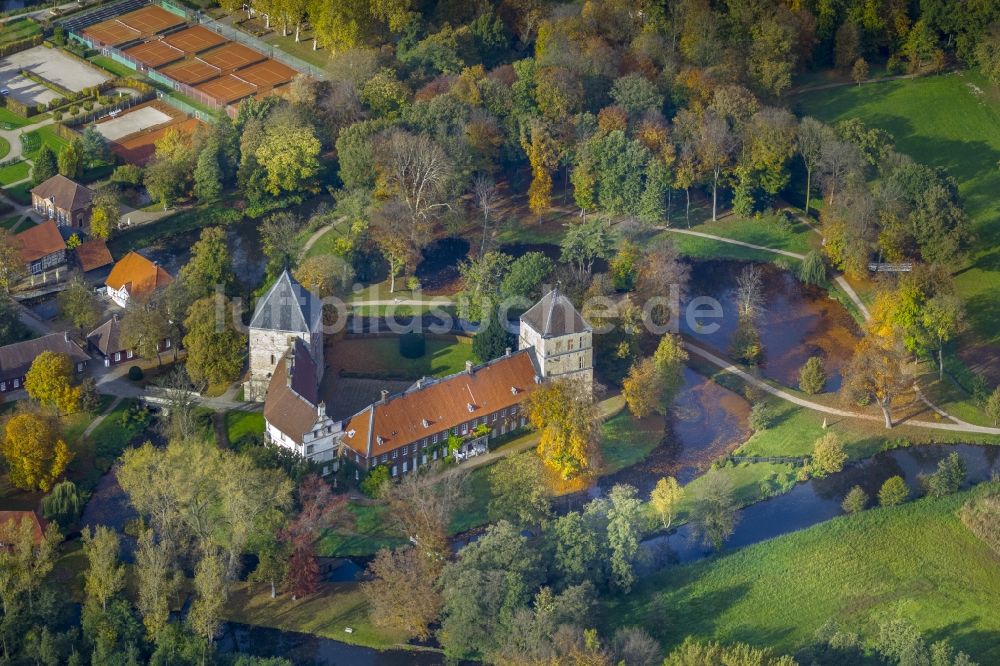 Luftbild Rheda-Wiedenbrück - Schloss Rheda mit dem Schlosspark Rheda am Roter Pfuhl an der Ems in Rheda-Wiedenbrück im Bundesland Nordrhein-Westfalen