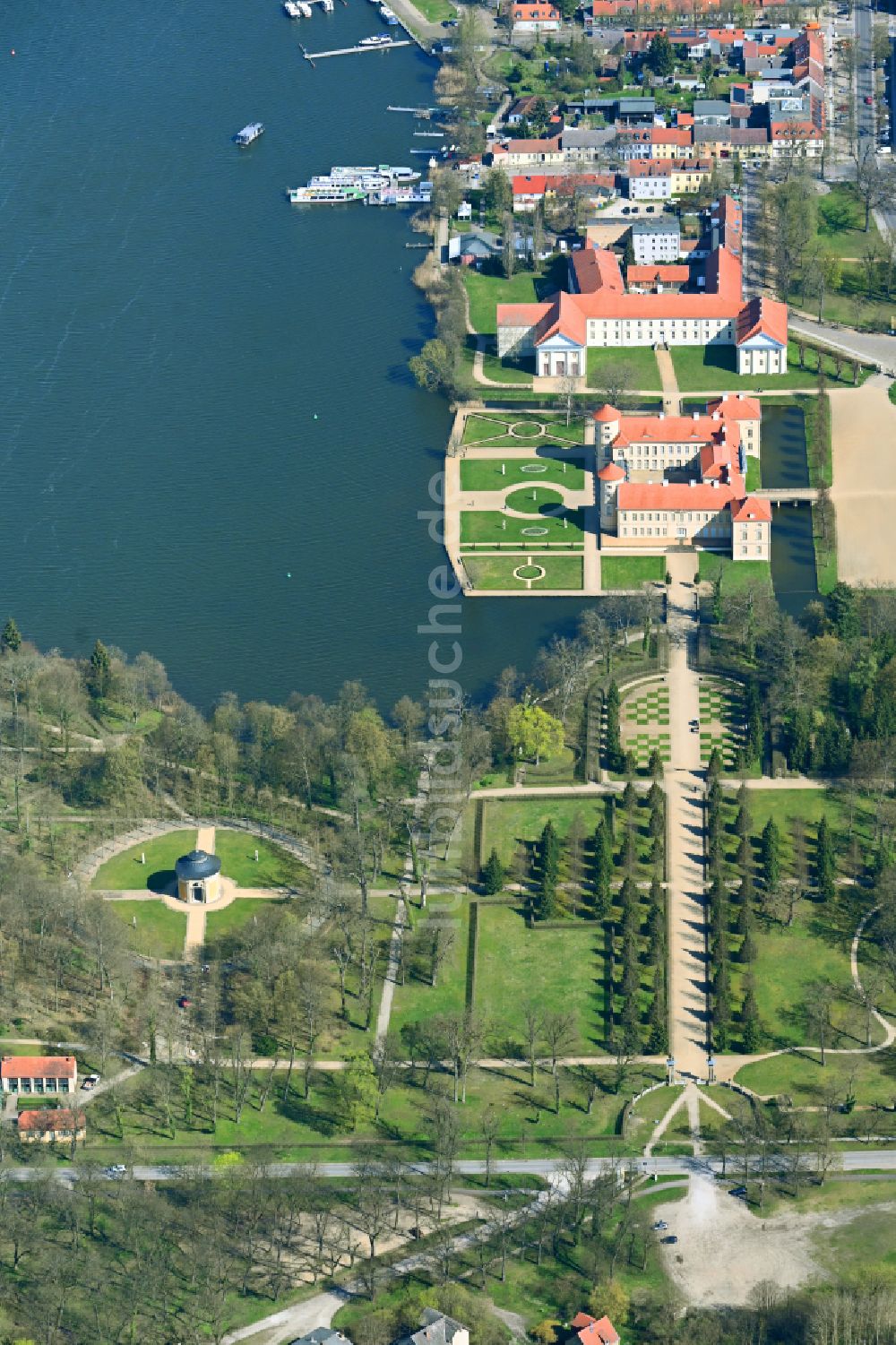 Luftbild Rheinsberg - Schloss Rheinsberg am Ufer des Grienericksee im Bundesland Brandenburg, Deutschland