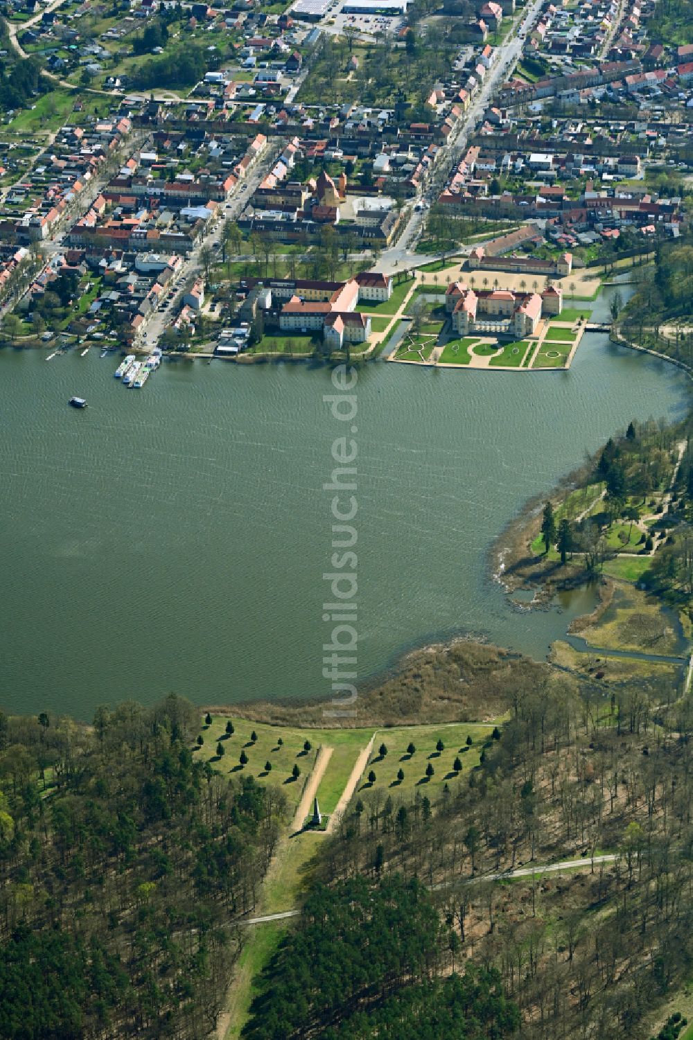 Rheinsberg von oben - Schloss Rheinsberg am Ufer des Grienericksee im Bundesland Brandenburg, Deutschland