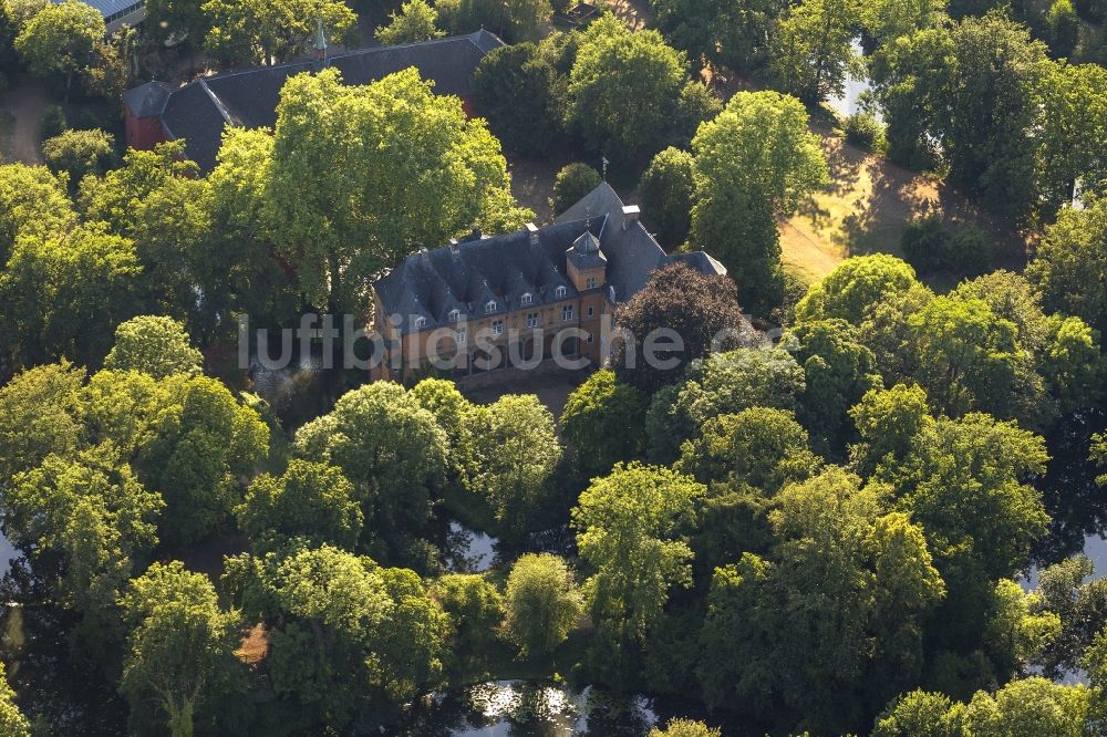 Luftbild Mönchengladbach - Schloss Rheydt in Mönchengladbach in Nordrhein-Westfalen