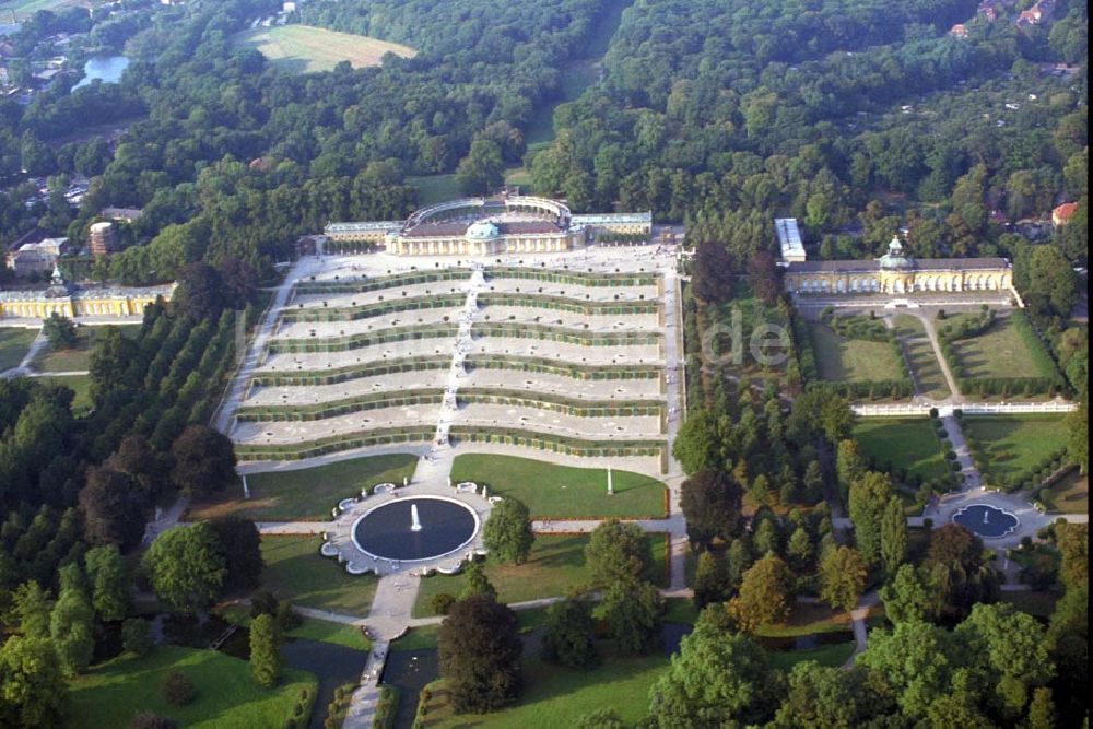 Luftbild Potsdam - Schloss Sanssouci in Potsdam