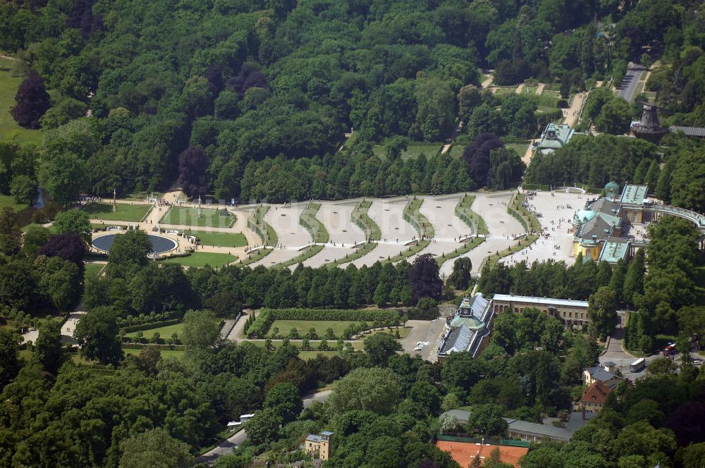 Luftaufnahme POTSDAM - Schloss Sanssouci zu Potsdam