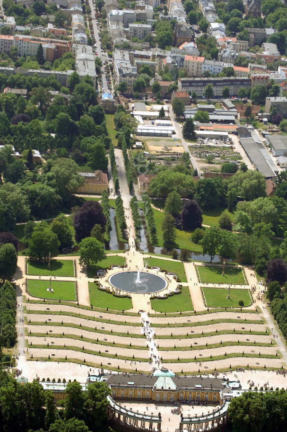 POTSDAM von oben - Schloss Sanssouci zu Potsdam