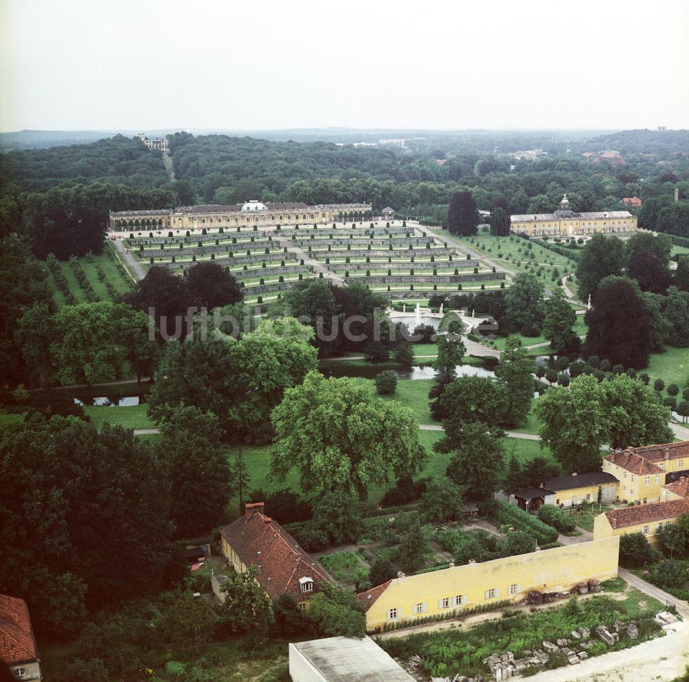 Luftbild Potsdam - Schloß Sanssouci in Potsdam