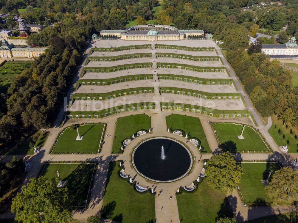 Luftbild Potsdam - Schloss Sanssouci in Potsdam im Bundesland Brandenburg