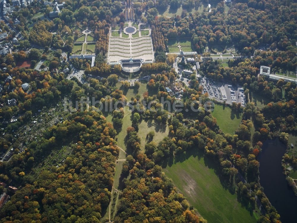 Potsdam von oben - Schloss Sanssouci in Potsdam, der Landeshauptstadt des Bundeslands Brandenburg