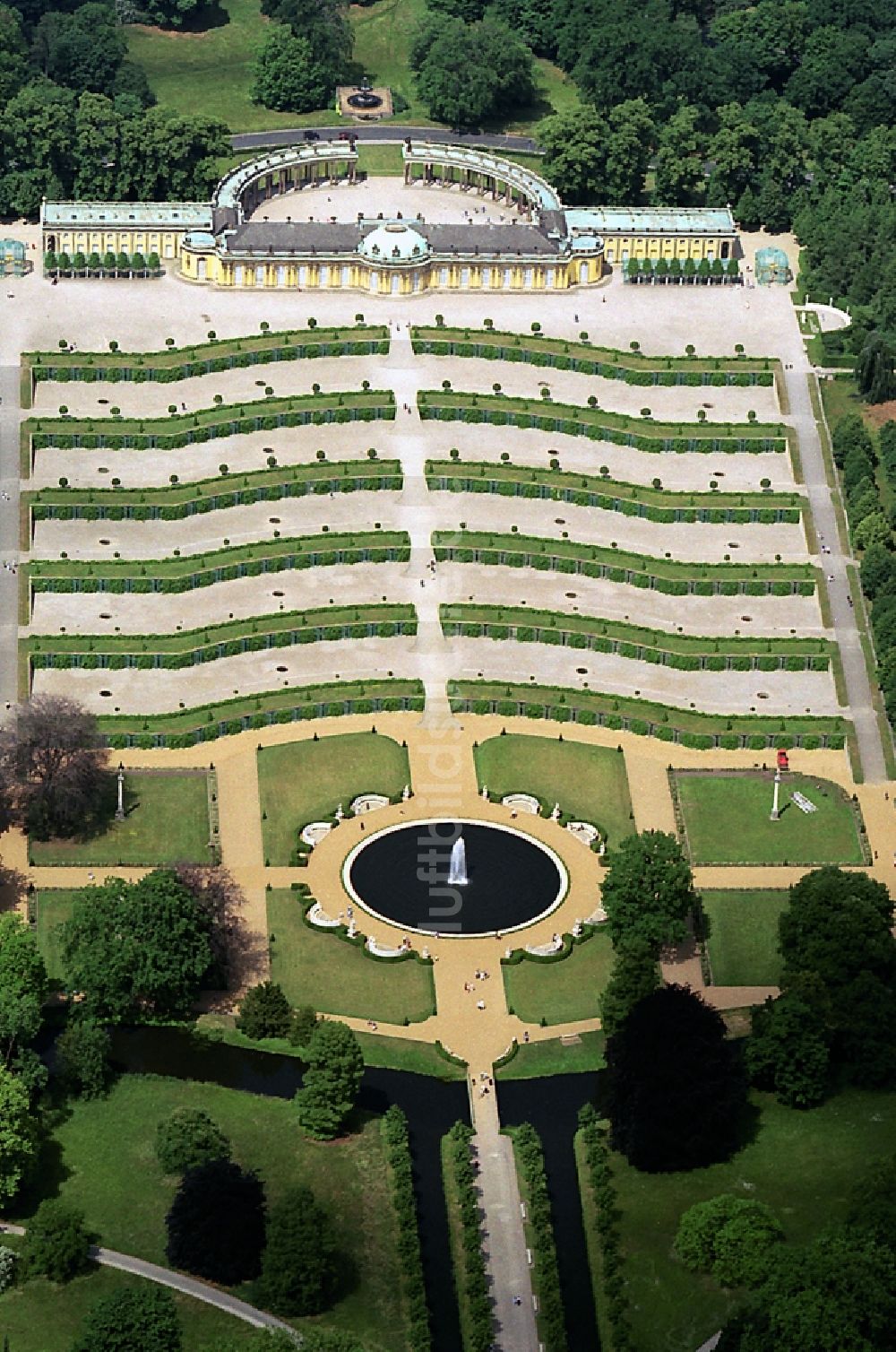 Luftbild Potsdam - Schloss Sanssouci und Weinbergterrassen in Potsdam im Bundesland Brandenburg