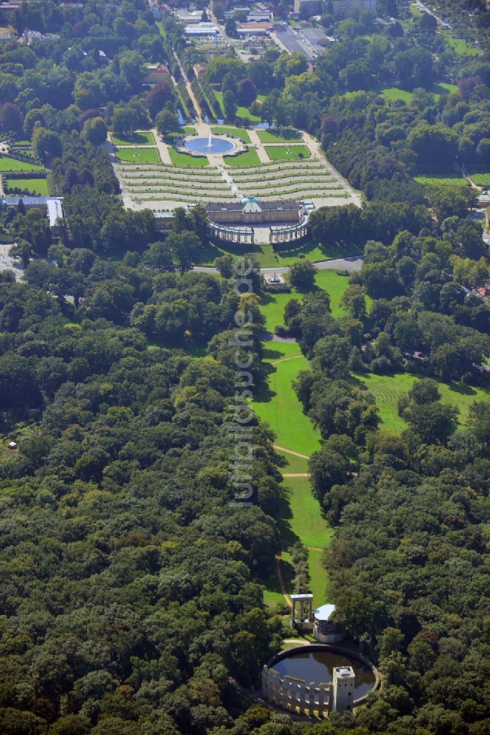 Luftbild Potsdam - Schloss Sanssouci und Weinbergterrassen in Potsdam im Bundesland Brandenburg