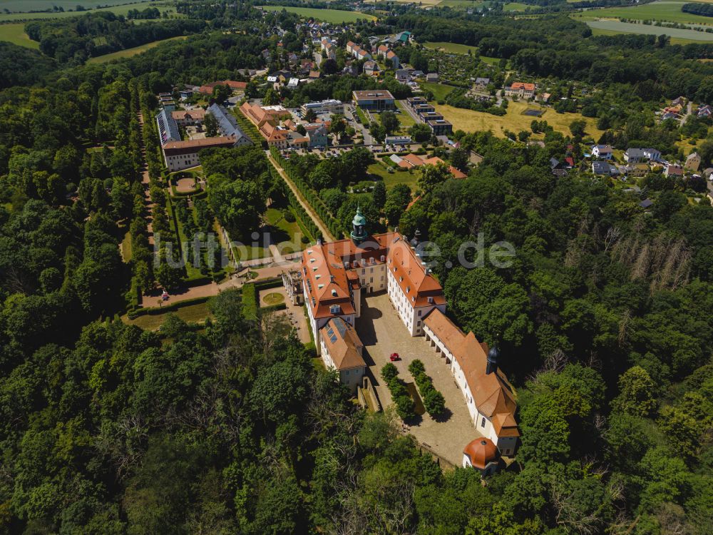 Luftaufnahme Lichtenwalde - Schloss Schloss und Park Lichtenwalde in Lichtenwalde im Bundesland Sachsen, Deutschland