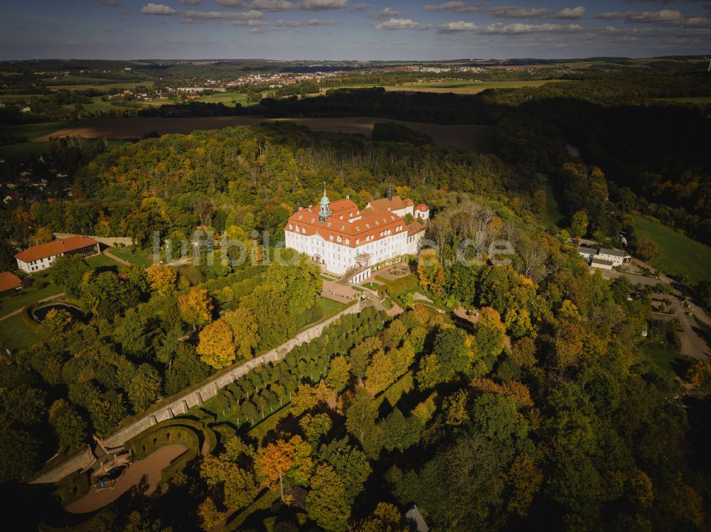 Lichtenwalde aus der Vogelperspektive: Schloss Schloss und Park Lichtenwalde in Lichtenwalde im Bundesland Sachsen, Deutschland