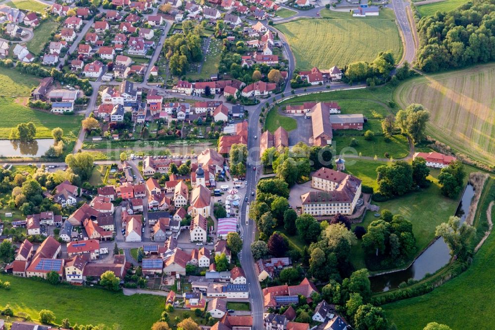 Luftaufnahme Rentweinsdorf - Schloß und Schloßpark in Rentweinsdorf im Bundesland Bayern, Deutschland