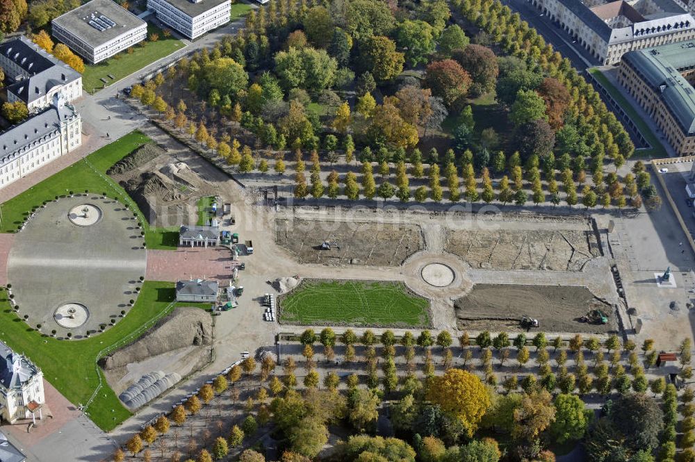 Karlsruhe aus der Vogelperspektive: Schloss und Schlossplatz Karlsruhe