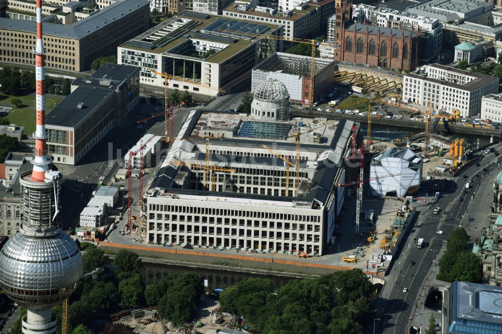 Luftaufnahme Berlin - Schloß am Schloßplatz - Schlüterhof in Mitte in Berlin