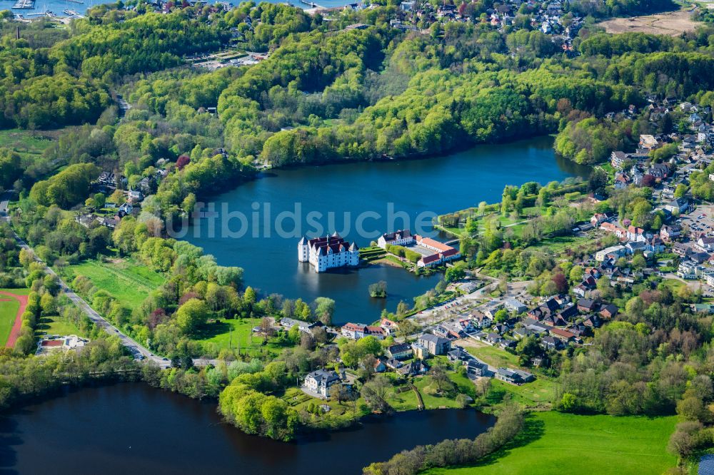 Luftaufnahme Glücksburg - Schloss- See mit Wasserschloss in Glücksburg in Schleswig-Holstein, Deutschland